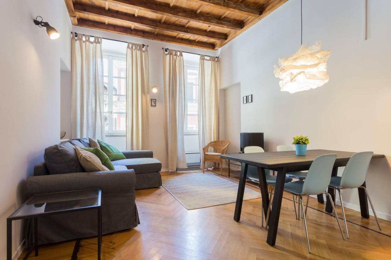 Cosy Apartment 2 Minutes From Duomo Milan Bagian luar foto